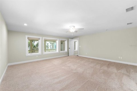 House in Melrose, Florida 3 bedrooms, 324.23 sq.m. № 2119231 - photo 14