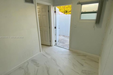 Commercial property in Miami Gardens, Florida 1 bedroom, 94.02 sq.m. № 2192410 - photo 12