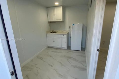 Commercial property in Miami Gardens, Florida 1 bedroom, 94.02 sq.m. № 2192410 - photo 9