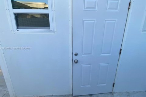 Commercial property in Miami Gardens, Florida 1 bedroom, 94.02 sq.m. № 2192410 - photo 8