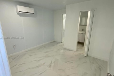 Commercial property in Miami Gardens, Florida 1 bedroom, 94.02 sq.m. № 2192410 - photo 14