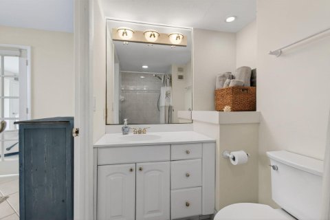 Condo in Highland Beach, Florida, 2 bedrooms № 2183840 - photo 15