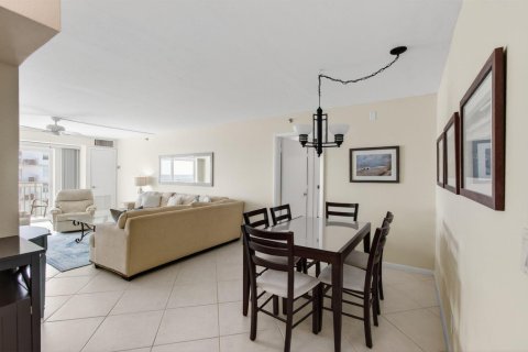 Condo in Highland Beach, Florida, 2 bedrooms № 2183840 - photo 2