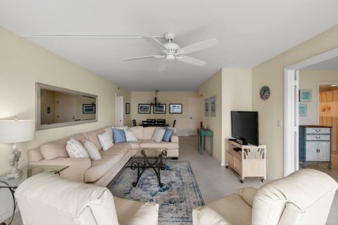 Condo in Highland Beach, Florida, 2 bedrooms № 2183840 - photo 4
