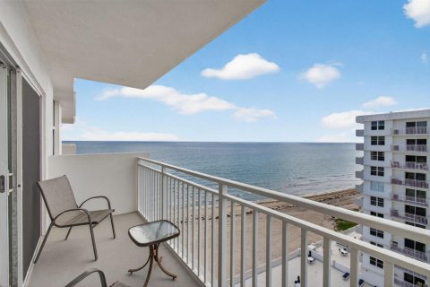 Condo in Highland Beach, Florida, 2 bedrooms № 2183840 - photo 8