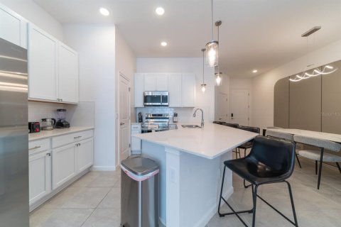 Townhouse in Orlando, Florida 5 bedrooms, 178.19 sq.m. № 2098008 - photo 10