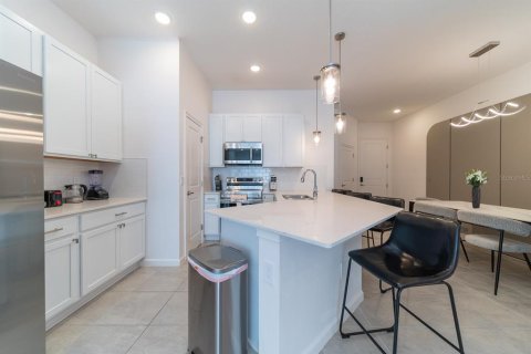 Townhouse in Orlando, Florida 5 bedrooms, 178.19 sq.m. № 2098008 - photo 9