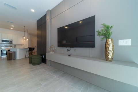 Townhouse in Orlando, Florida 5 bedrooms, 178.19 sq.m. № 2098008 - photo 24