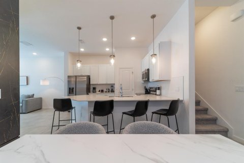 Townhouse in Orlando, Florida 5 bedrooms, 178.19 sq.m. № 2098008 - photo 8