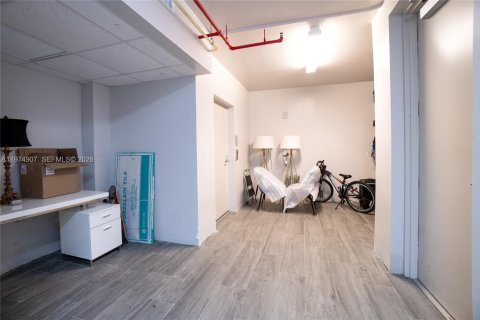 Townhouse in Miami, Florida 2 bedrooms, 113.25 sq.m. № 2038599 - photo 11