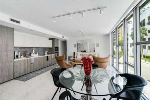 Townhouse in Miami, Florida 2 bedrooms, 113.25 sq.m. № 2038599 - photo 6