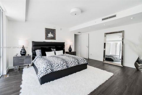 Townhouse in Miami, Florida 2 bedrooms, 113.25 sq.m. № 2038599 - photo 13