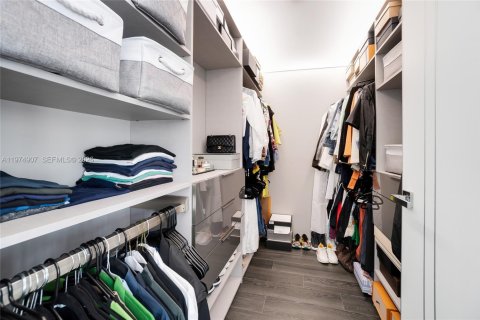 Townhouse in Miami, Florida 2 bedrooms, 113.25 sq.m. № 2038599 - photo 12