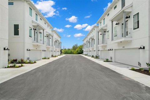 Adosado en alquiler en Tampa, Florida, 3 dormitorios, 198.53 m2 № 1808300 - foto 2