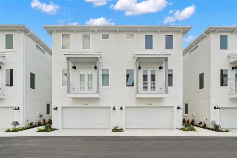 Adosado en alquiler en Tampa, Florida, 3 dormitorios, 198.53 m2 № 1808300 - foto 1