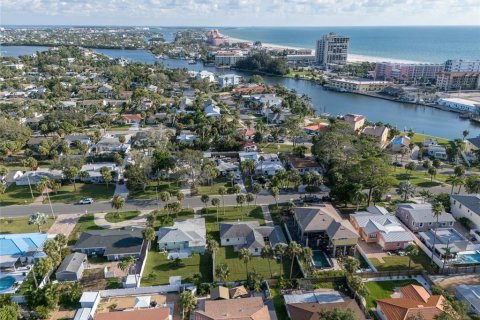 Casa en venta en Saint Pete Beach, Florida, 3 dormitorios, 107.77 m2 № 1908056 - foto 3