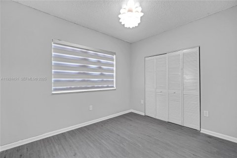 Adosado en alquiler en Doral, Florida, 2 dormitorios, 76.55 m2 № 1982757 - foto 6