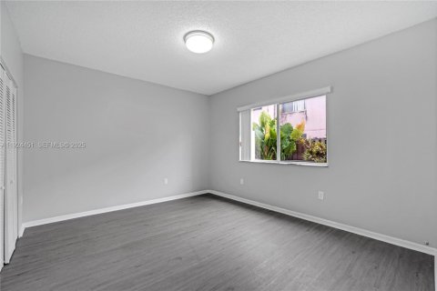 Adosado en alquiler en Doral, Florida, 2 dormitorios, 76.55 m2 № 1982757 - foto 7