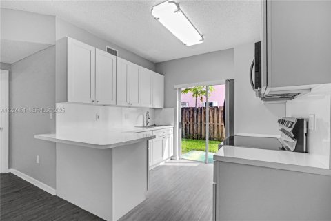 Adosado en alquiler en Doral, Florida, 2 dormitorios, 76.55 m2 № 1982757 - foto 3