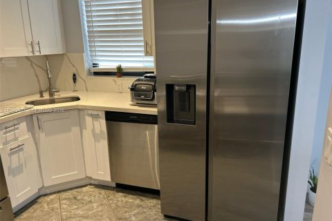 Copropriété à louer à Coconut Creek, Floride: 2 chambres, 90.86 m2 № 1999143 - photo 8