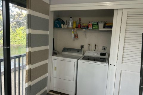 Copropriété à louer à Coconut Creek, Floride: 2 chambres, 90.86 m2 № 1999143 - photo 25