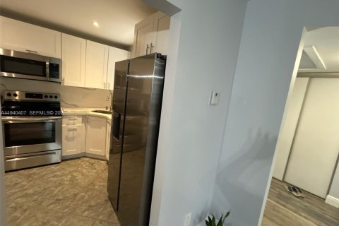 Copropriété à louer à Coconut Creek, Floride: 2 chambres, 90.86 m2 № 1999143 - photo 7