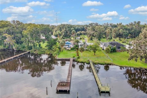 House in East Palatka, Florida 3 bedrooms, 148.27 sq.m. № 1898578 - photo 3