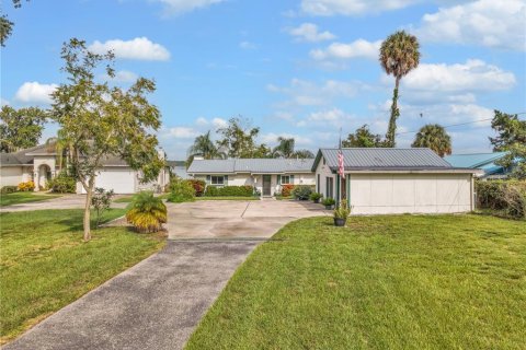 House in East Palatka, Florida 3 bedrooms, 148.27 sq.m. № 1898578 - photo 18