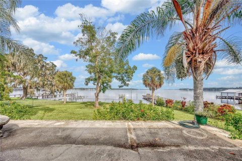 House in East Palatka, Florida 3 bedrooms, 148.27 sq.m. № 1898578 - photo 28