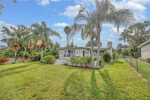 House in East Palatka, Florida 3 bedrooms, 148.27 sq.m. № 1898578 - photo 30