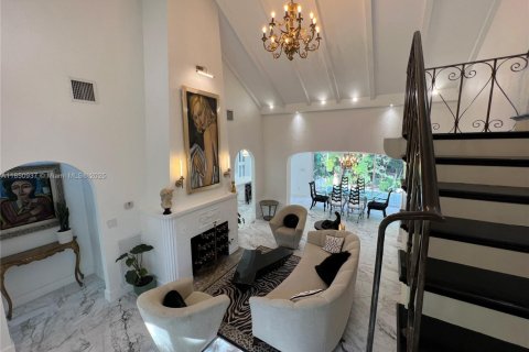 Casa en venta en Miami, Florida, 3 dormitorios, 210.61 m2 № 1855231 - foto 4