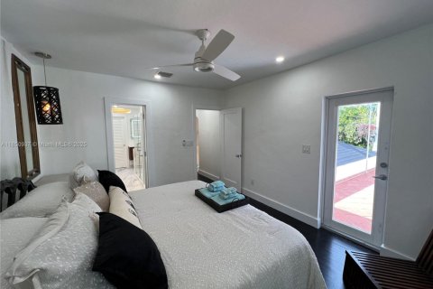 Casa en venta en Miami, Florida, 3 dormitorios, 210.61 m2 № 1855231 - foto 9