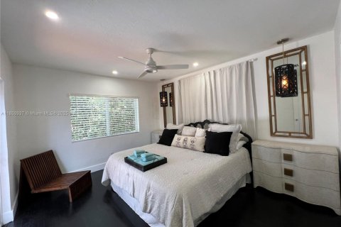 Casa en venta en Miami, Florida, 3 dormitorios, 210.61 m2 № 1855231 - foto 10