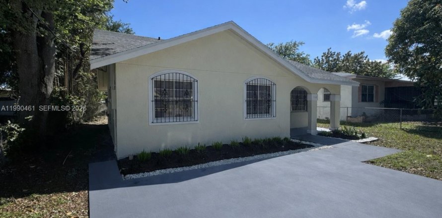 Casa en Miami, Florida 3 dormitorios, 112.32 m2 № 2057814