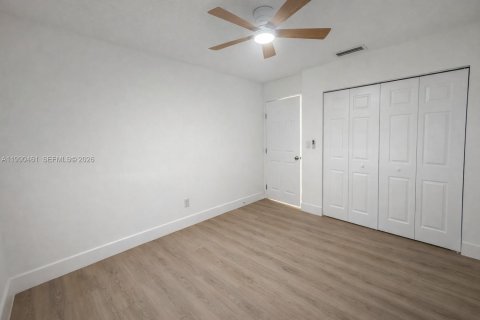 Casa en venta en Miami, Florida, 3 dormitorios, 112.32 m2 № 2057814 - foto 11