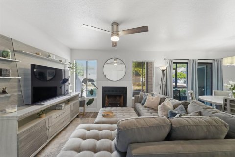 Condo in Altamonte Springs, Florida, 2 bedrooms  № 2106850 - photo 3