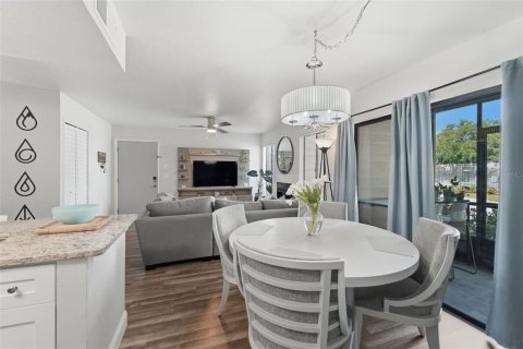 Condo in Altamonte Springs, Florida, 2 bedrooms  № 2106850 - photo 8