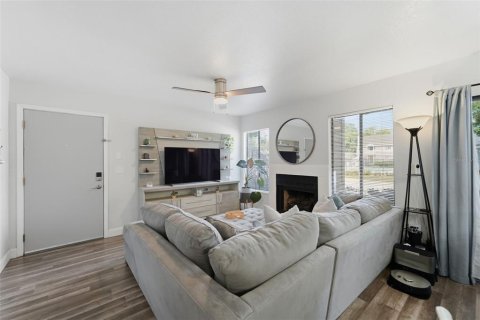 Condo in Altamonte Springs, Florida, 2 bedrooms  № 2106850 - photo 4