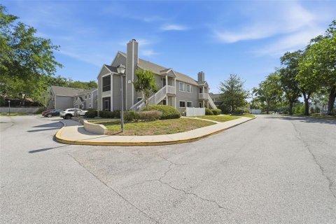 Condo in Altamonte Springs, Florida, 2 bedrooms  № 2106850 - photo 25
