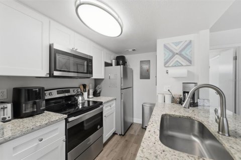 Condo in Altamonte Springs, Florida, 2 bedrooms  № 2106850 - photo 10