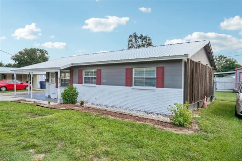 Commercial property in Brandon, Florida 95.13 sq.m. № 2374058 - photo 4