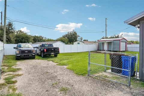 Commercial property in Brandon, Florida 95.13 sq.m. № 2374058 - photo 24