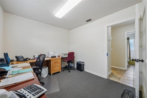 Commercial property in Brandon, Florida 95.13 sq.m. № 2374058 - photo 17