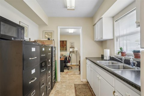Commercial property in Brandon, Florida 95.13 sq.m. № 2374058 - photo 14