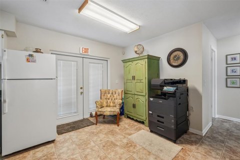 Commercial property in Brandon, Florida 95.13 sq.m. № 2374058 - photo 8