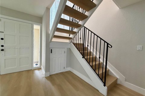 Adosado en alquiler en Miami, Florida, 3 dormitorios, 158.77 m2 № 1933680 - foto 2