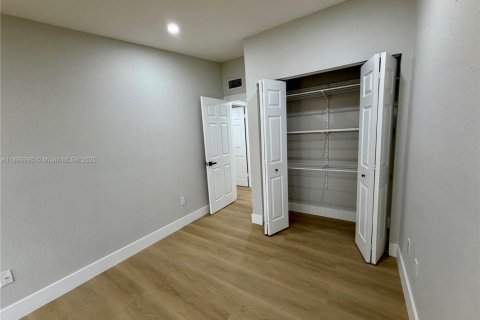 Adosado en alquiler en Miami, Florida, 3 dormitorios, 158.77 m2 № 1933680 - foto 21