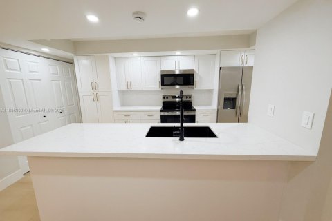 Adosado en alquiler en Miami, Florida, 3 dormitorios, 158.77 m2 № 1933680 - foto 7