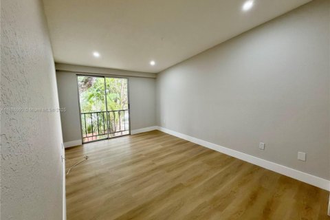 Adosado en alquiler en Miami, Florida, 3 dormitorios, 158.77 m2 № 1933680 - foto 22