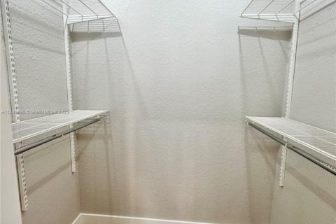 Adosado en alquiler en Miami, Florida, 3 dormitorios, 158.77 m2 № 1933680 - foto 24